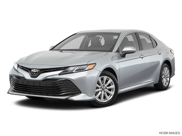 Toyota Camry Hybrid 2018 giá bao nhiêu Thiết kế nội ngoại thất có gì mới   MuasamXecom